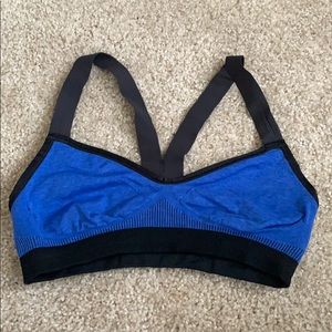 Lululemon Sports Bra - like new condition size 6